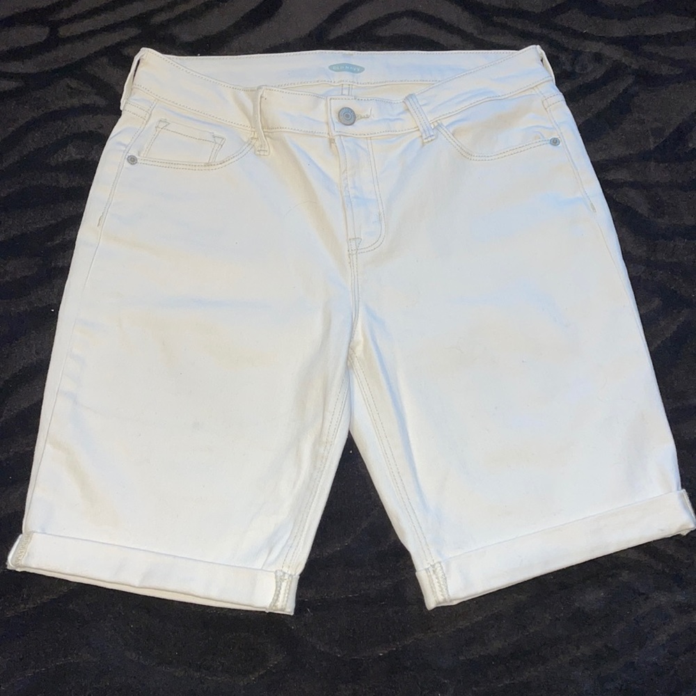 NWOT Old Navy Sz 6 cream cuffed jean shorts